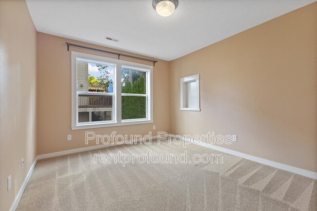 Building Photo - 7909 SW Oviatt Dr