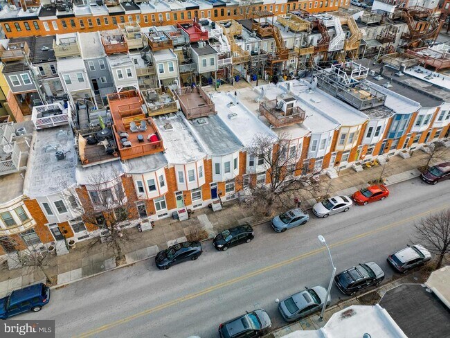 Building Photo - 713 S Linwood Ave