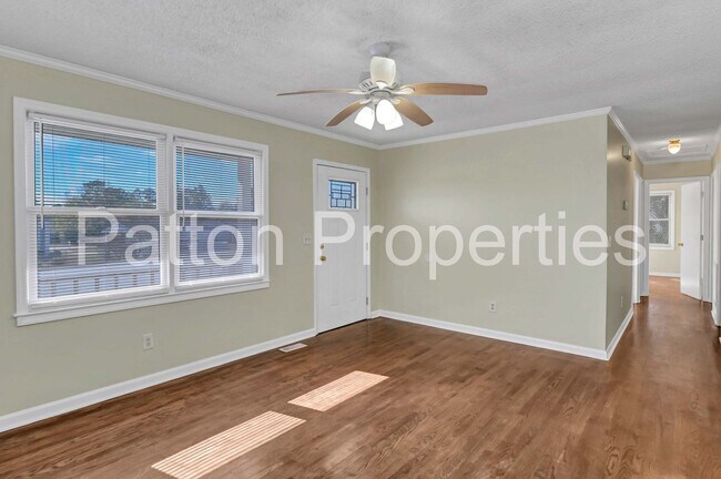 Building Photo - West Columbia Home- Hamlet South Commuity