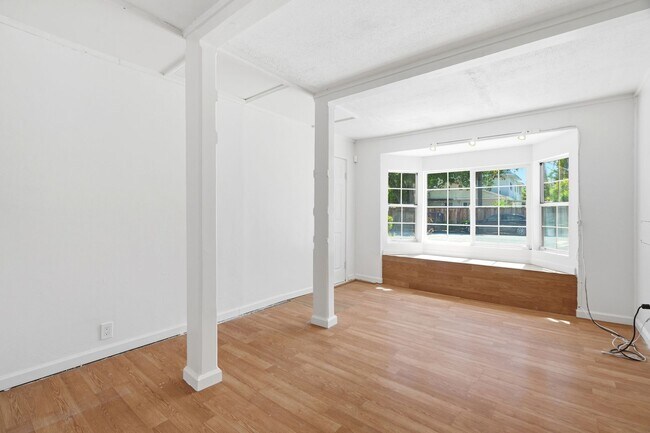 Building Photo - Light-Filled Home on Expansive Lot in Top-Rated School District with Vaulted Ceilings & Entertain...