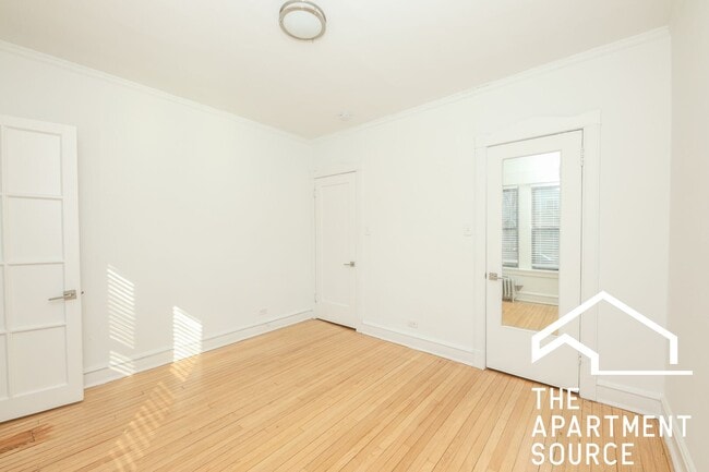 Building Photo - 929 Michigan Ave