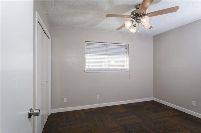 Building Photo - 3004 Pecan Springs Rd