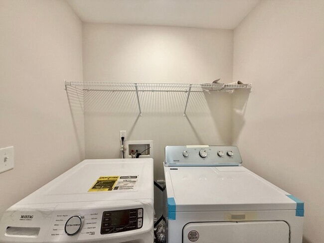 Building Photo - **OFFERING RENT PROMOTION FOR FIRST 6 MONT...