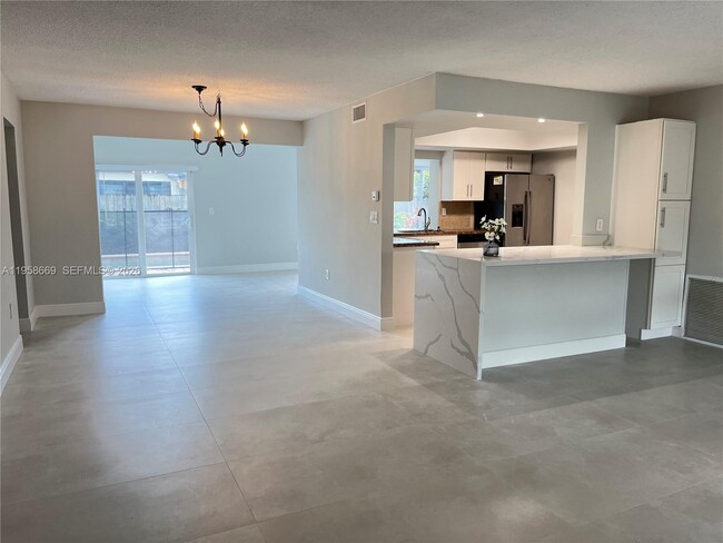 Building Photo - 9200 SW 54th St