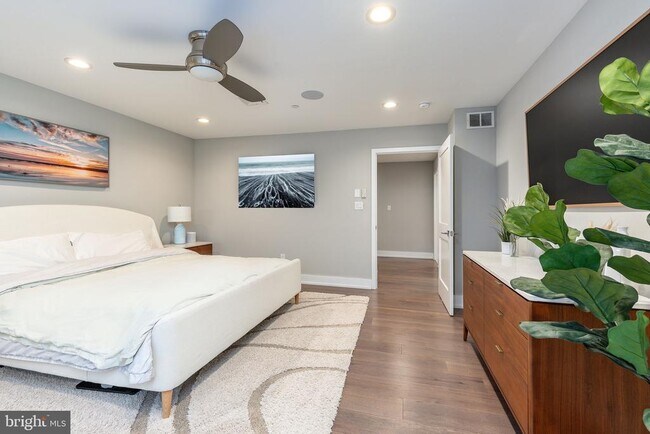 Building Photo - 608 N 3rd St