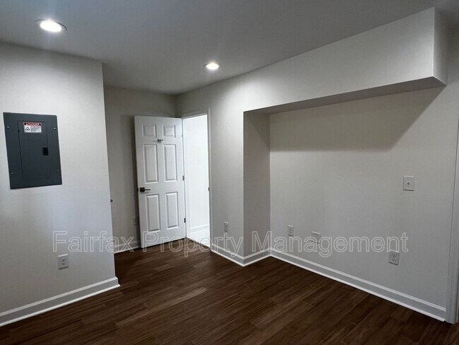 Building Photo - 1309 Hudson Ave