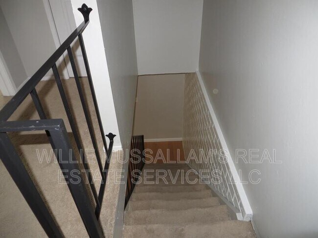 Building Photo - 2505 Prescott Rd