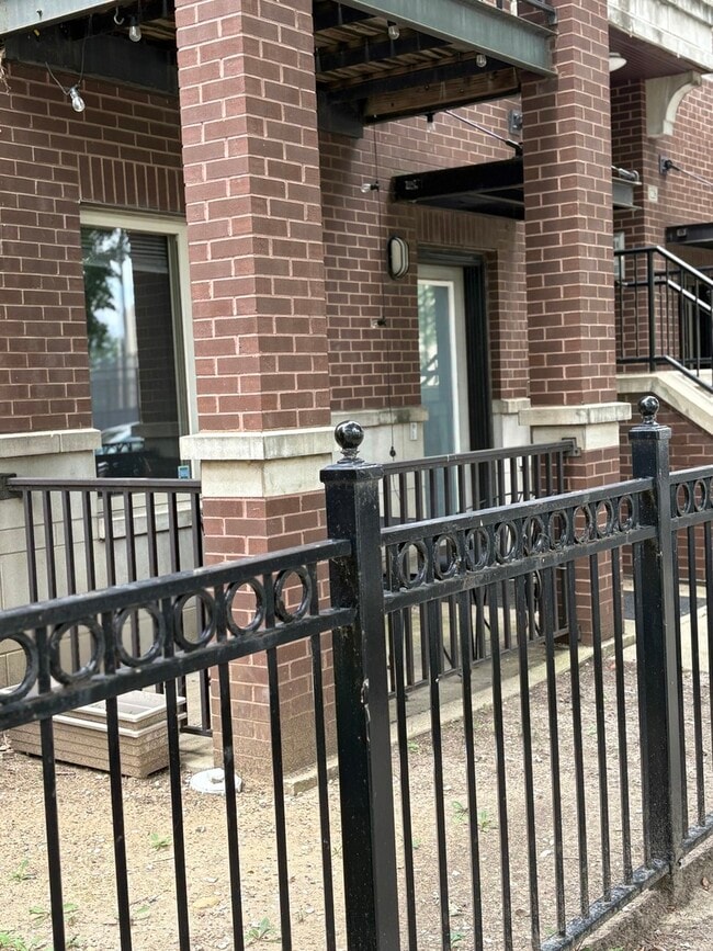Building Photo - 1226 S Blue Island Ave