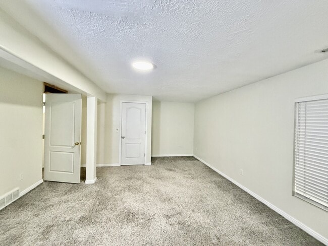 Building Photo - 4709 S Falkirk Dr