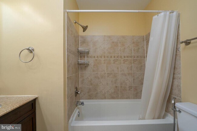 Building Photo - 35 Andrew Pl