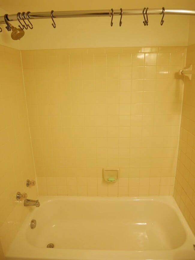 Building Photo - Beautiful 2 Bedroom Condo with a Loft- PRIME LOCATION!!