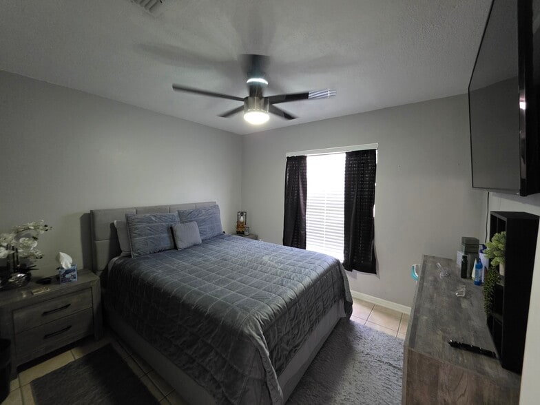Building Photo - 763 Country Woods Cir