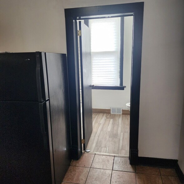 Building Photo - 1528 Thorn St