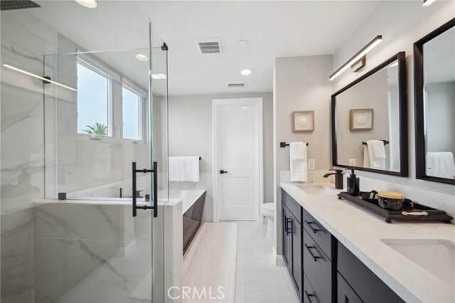 Building Photo - 506 Clubhouse Ave