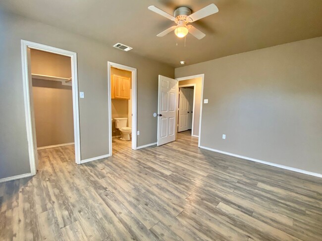 Building Photo - Newer 3 bed 2 bath 1 car garage NOW AVAILABLE