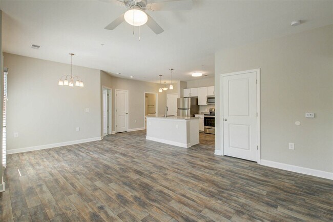 Building Photo - 7202 Bowen Corner Avenue Apt #Unit 10, Han...