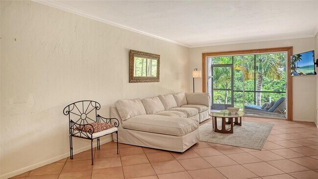 Building Photo - 1650 Pine Tree Ln
