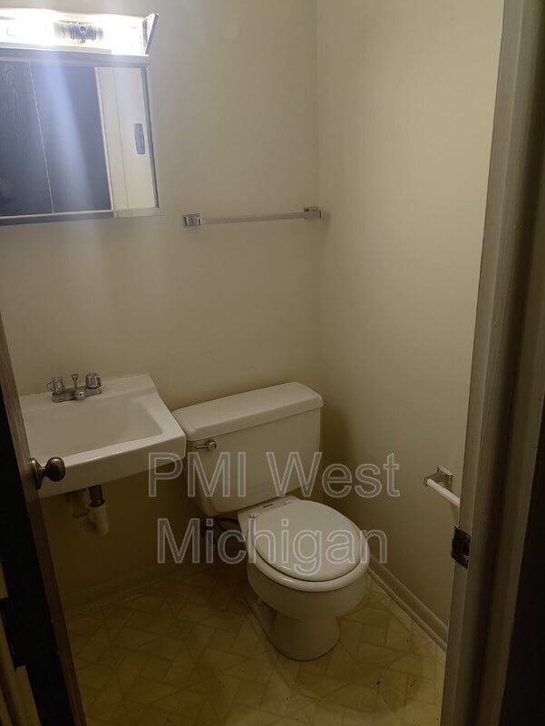 Building Photo - 4258 Bond St