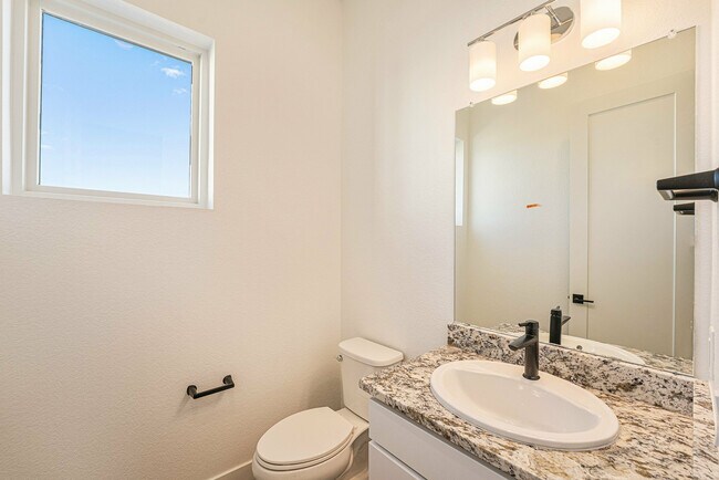 Building Photo - 2663 Nicholas Wy