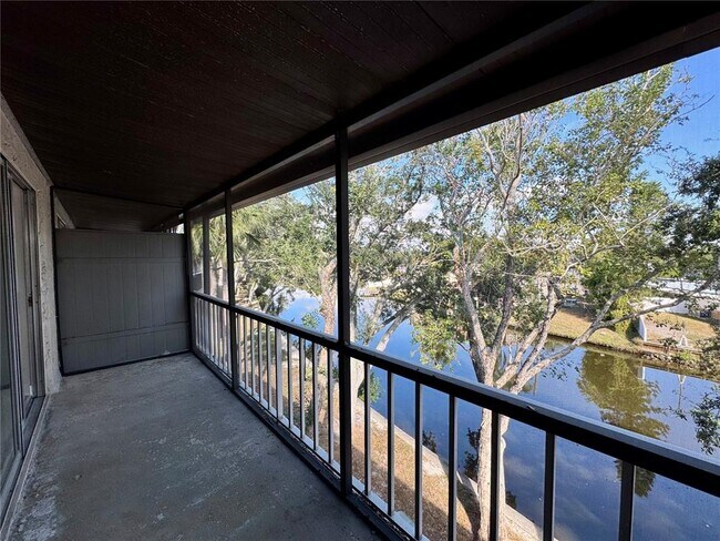 Building Photo - 9205 Tudor Dr