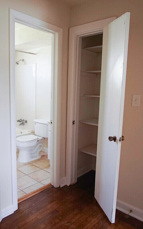 Building Photo - 1911 Lakeview Ave