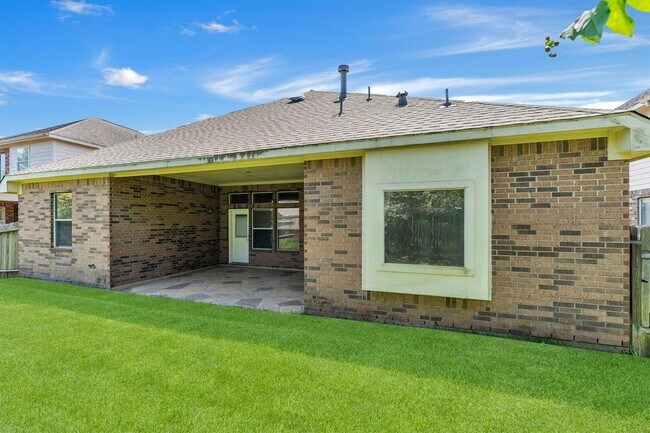 Building Photo - 14823 Yellow Begonia Dr