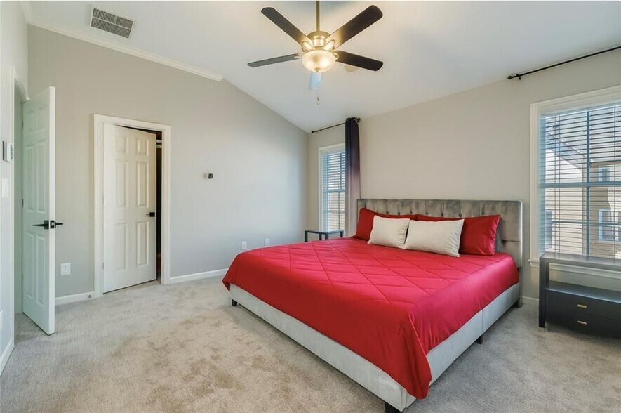 Building Photo - 6414 Queens Court Trace