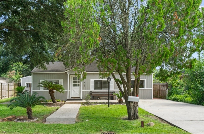 Building Photo - 7418 Oscar Dr