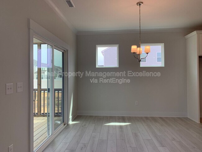 Building Photo - 150 Steppe Wy