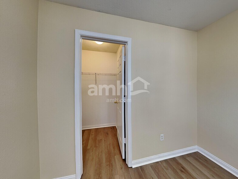 Building Photo - 11534 planewood Ct