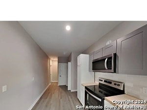 Building Photo - 138 Hess St