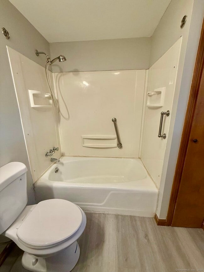 Building Photo - 399 High St