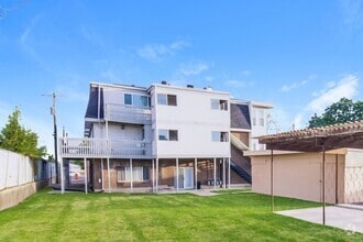 Building Photo - Cozy 2 Bed, 1 Bath and Pet-Friendly Home w...