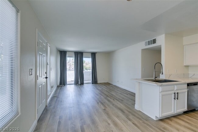 Building Photo - 3065 Casey Dr