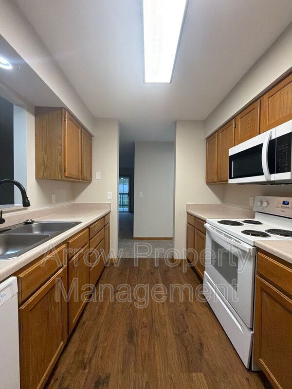 Building Photo - 1660 Swanson Dr