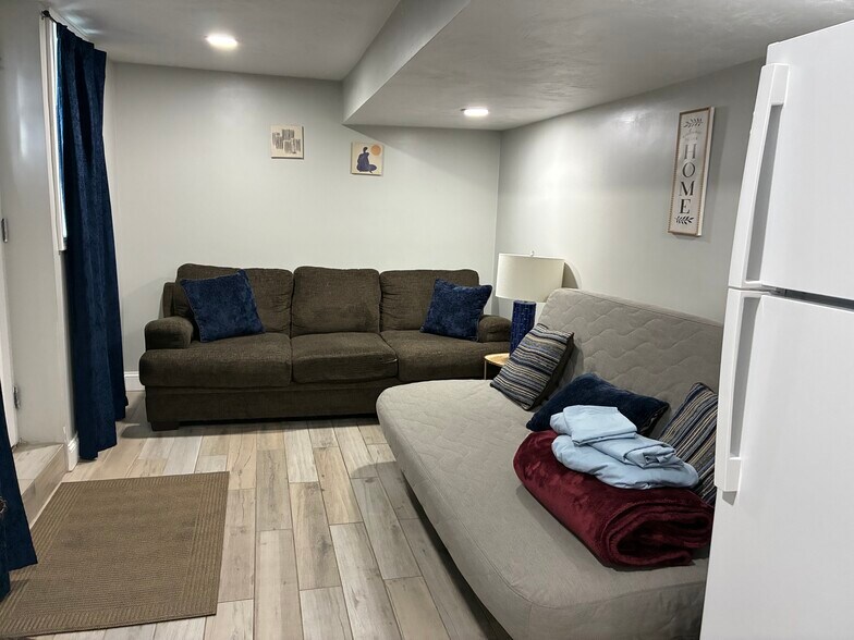 Building Photo - 89 Britton Ave