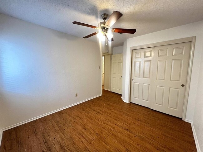 Building Photo - 8137 Huddleston Ln