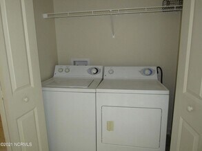 Building Photo - 2 BR 1.5 BA In Boyington Place