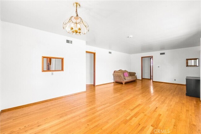 Building Photo - 454 N Shattuck Pl