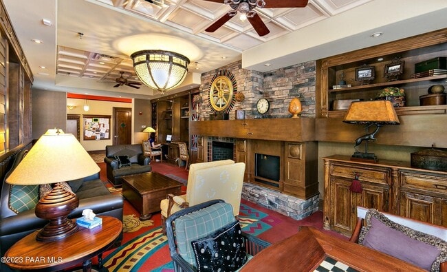 Building Photo - 5638 N Ardmore Ave