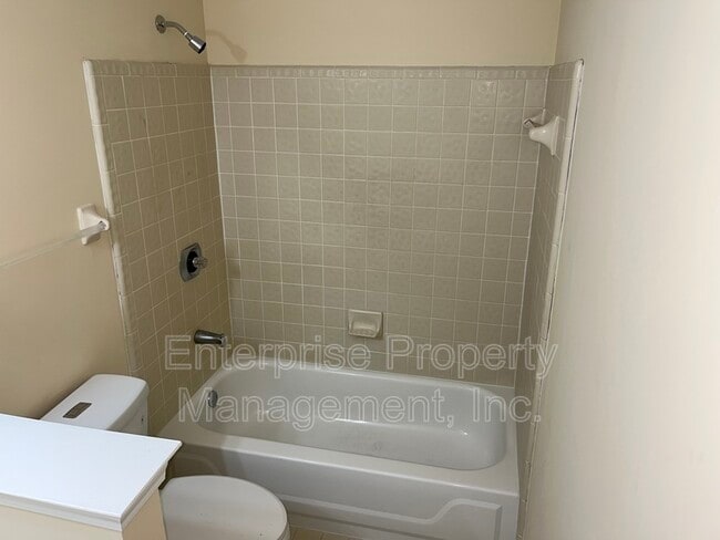 Building Photo - 4155 Tunbridge Pl