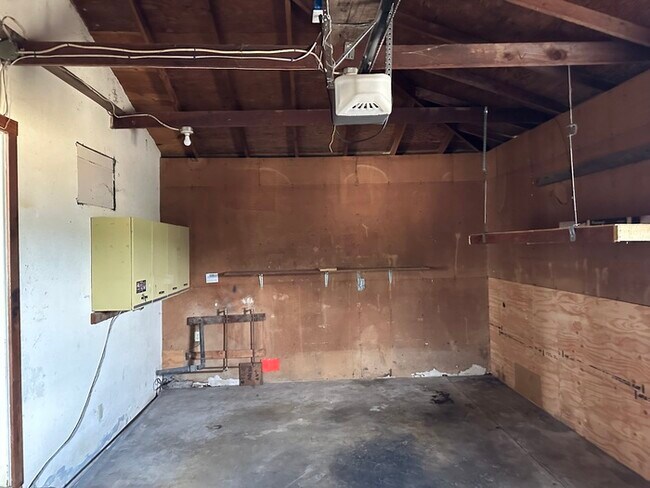 Building Photo - Coming Soon Cozy Renovated Country Propert...