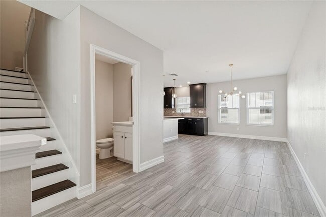 Building Photo - 4921 W Paul Ave