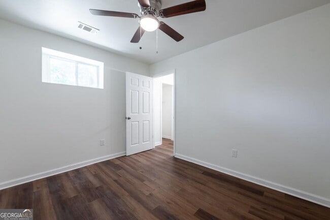 Building Photo - 450 Paines Ave NW