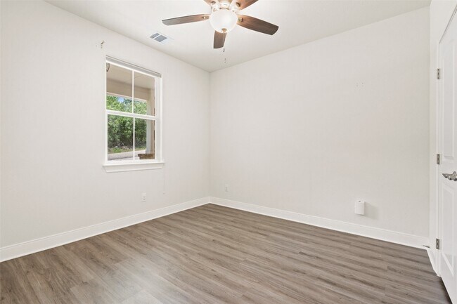 Building Photo - 129 Diamond Head Dr