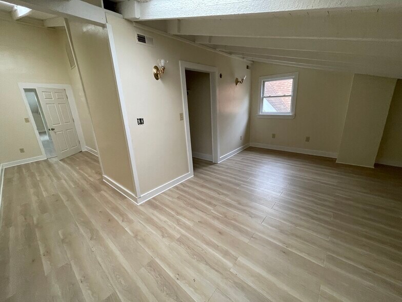 Building Photo - 50 Lawrence St