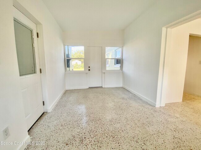 Building Photo - 480 Alice Dr