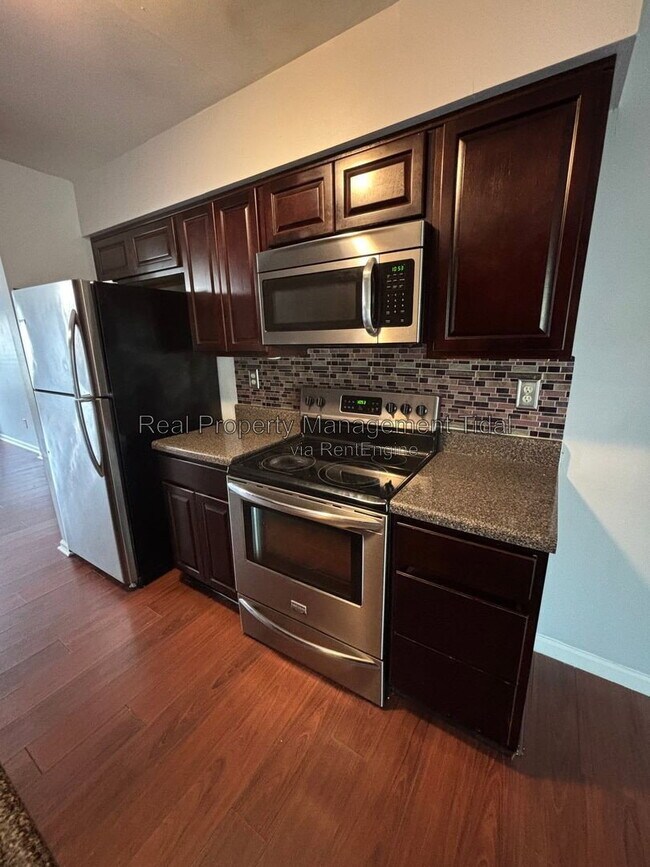 Building Photo - 639 Biltmore Dr