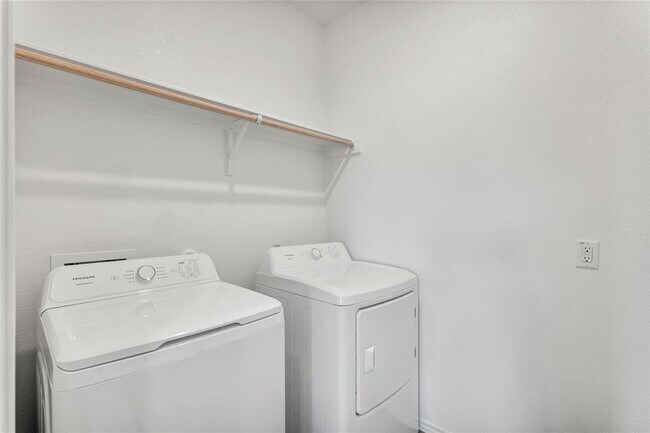 Building Photo - 114 Miglia St