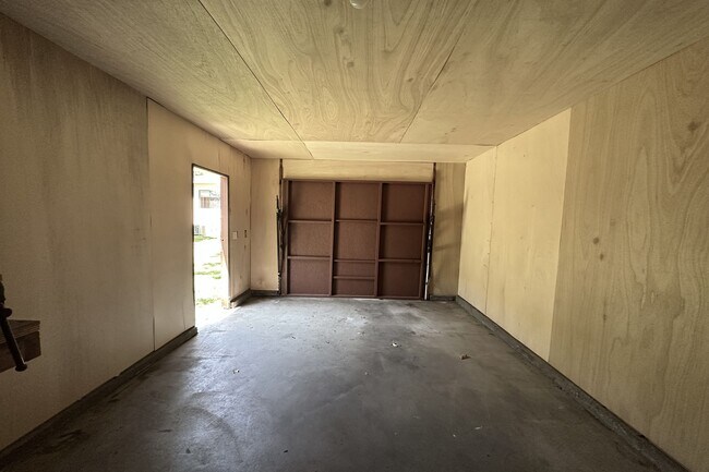 Building Photo - 4608 Saloma Ave